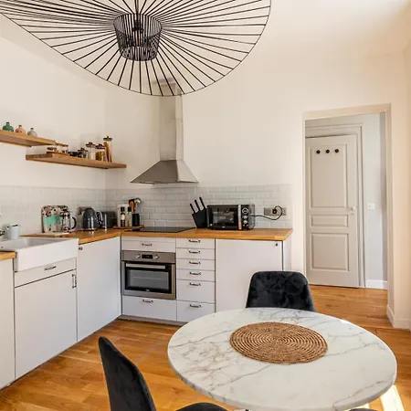 Guestready - De Charme Dans Le Centre De Ix